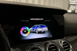 musta Mercedes-Benz E 2017 kuva 18.