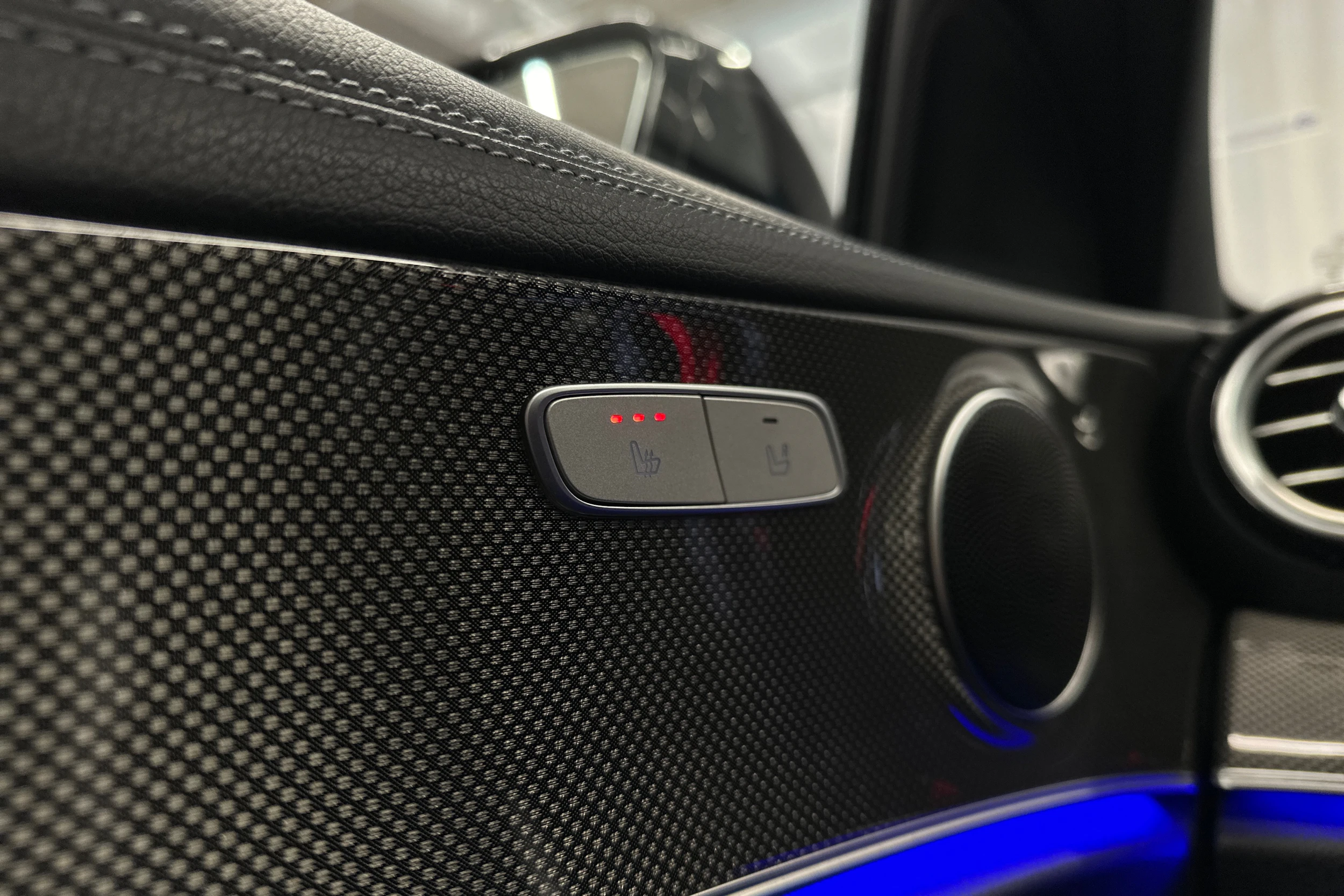 musta Mercedes-Benz E 2017 kuva 21.