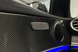 musta Mercedes-Benz E 2017 kuva 21.
