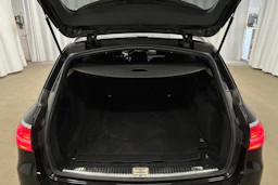 musta Mercedes-Benz E 2017 kuva 23.