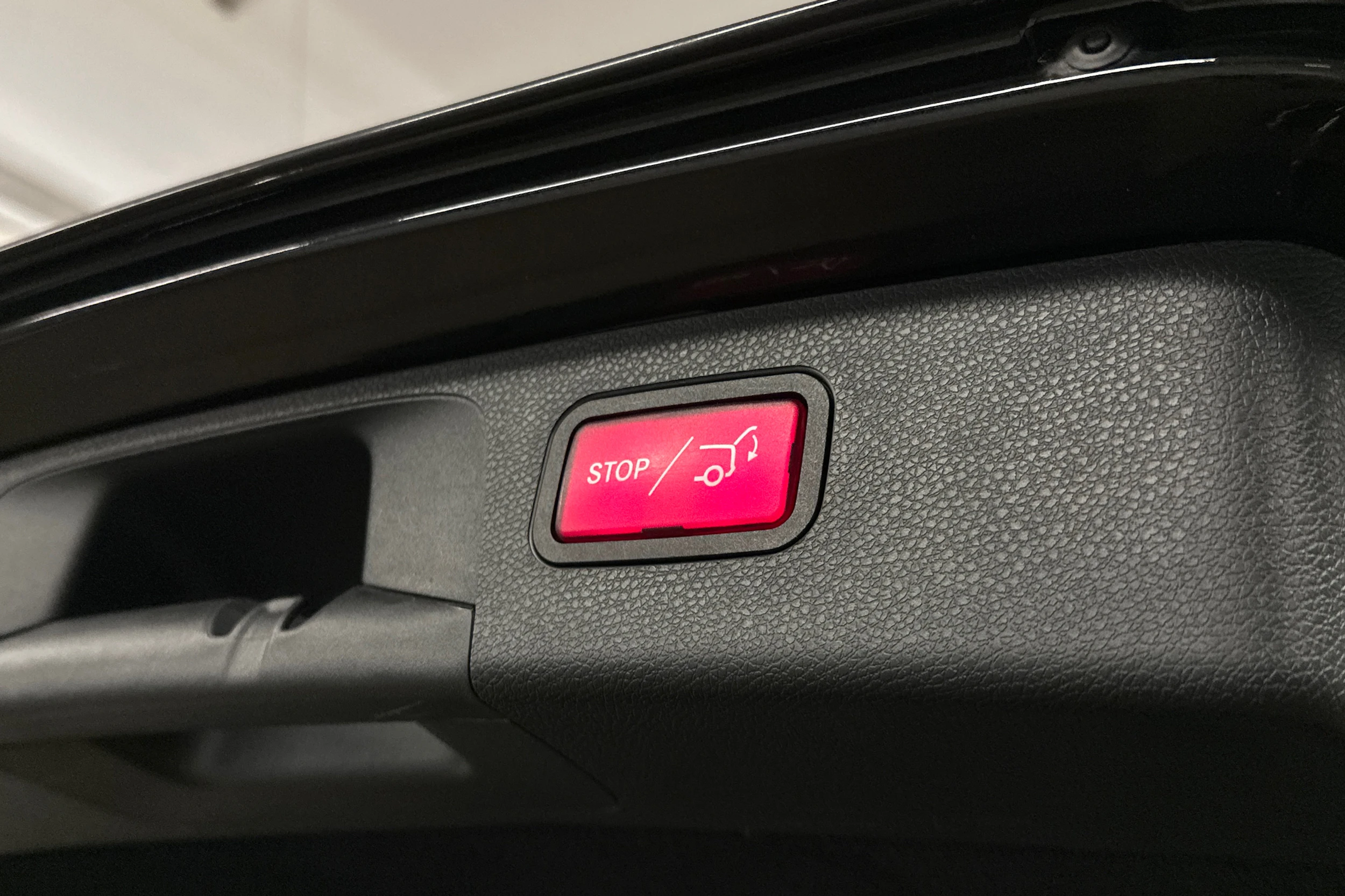 musta Mercedes-Benz E 2017 kuva 24.