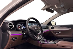 valkoinen Mercedes-Benz E 2017 kuva 7.