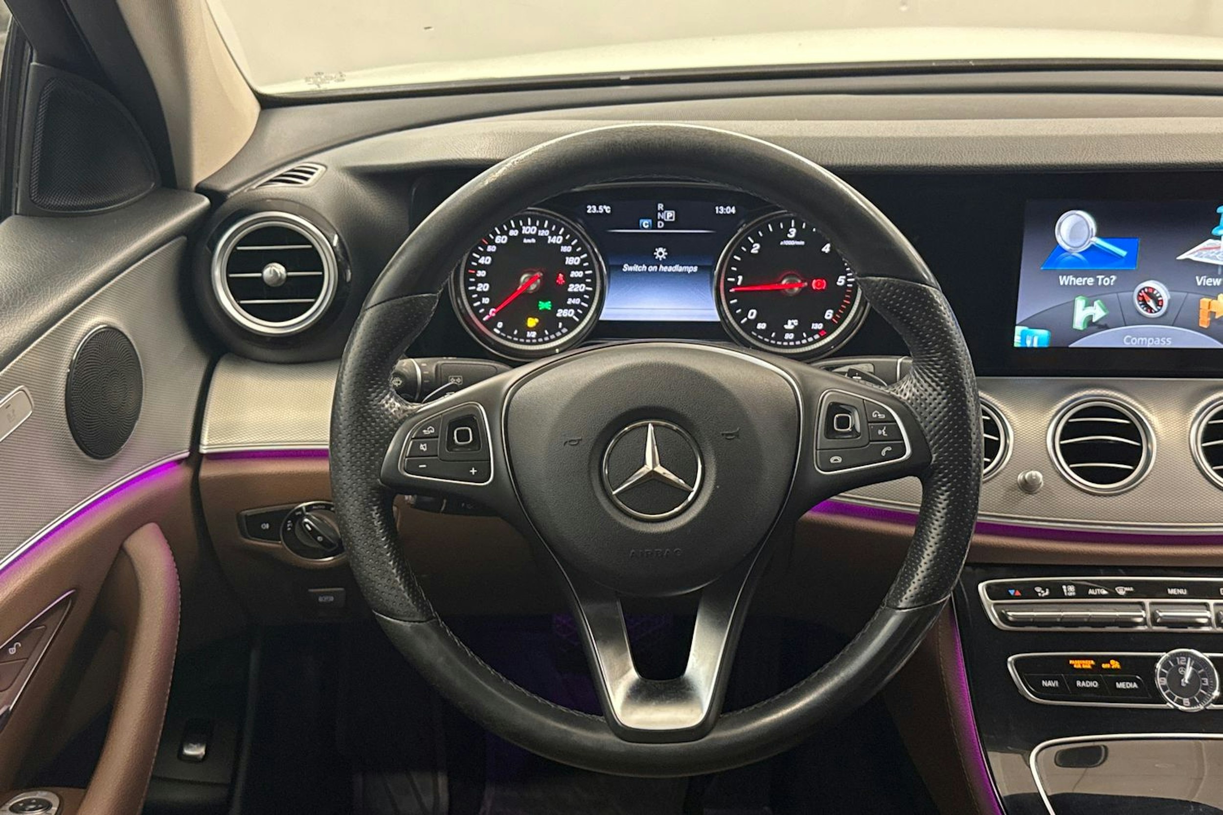 valkoinen Mercedes-Benz E 2017 kuva 14.