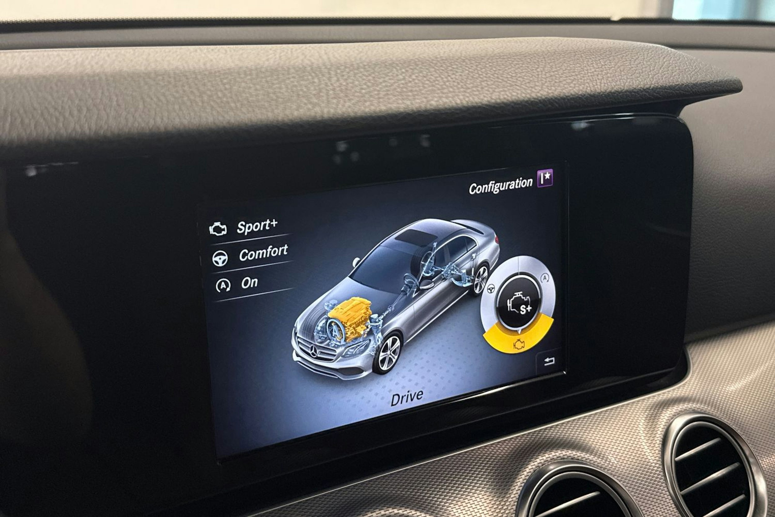 valkoinen Mercedes-Benz E 2017 kuva 19.