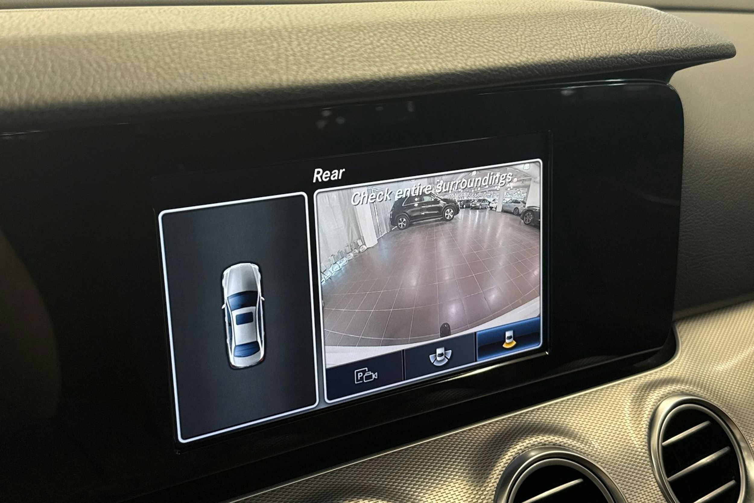 valkoinen Mercedes-Benz E 2017 kuva 20.