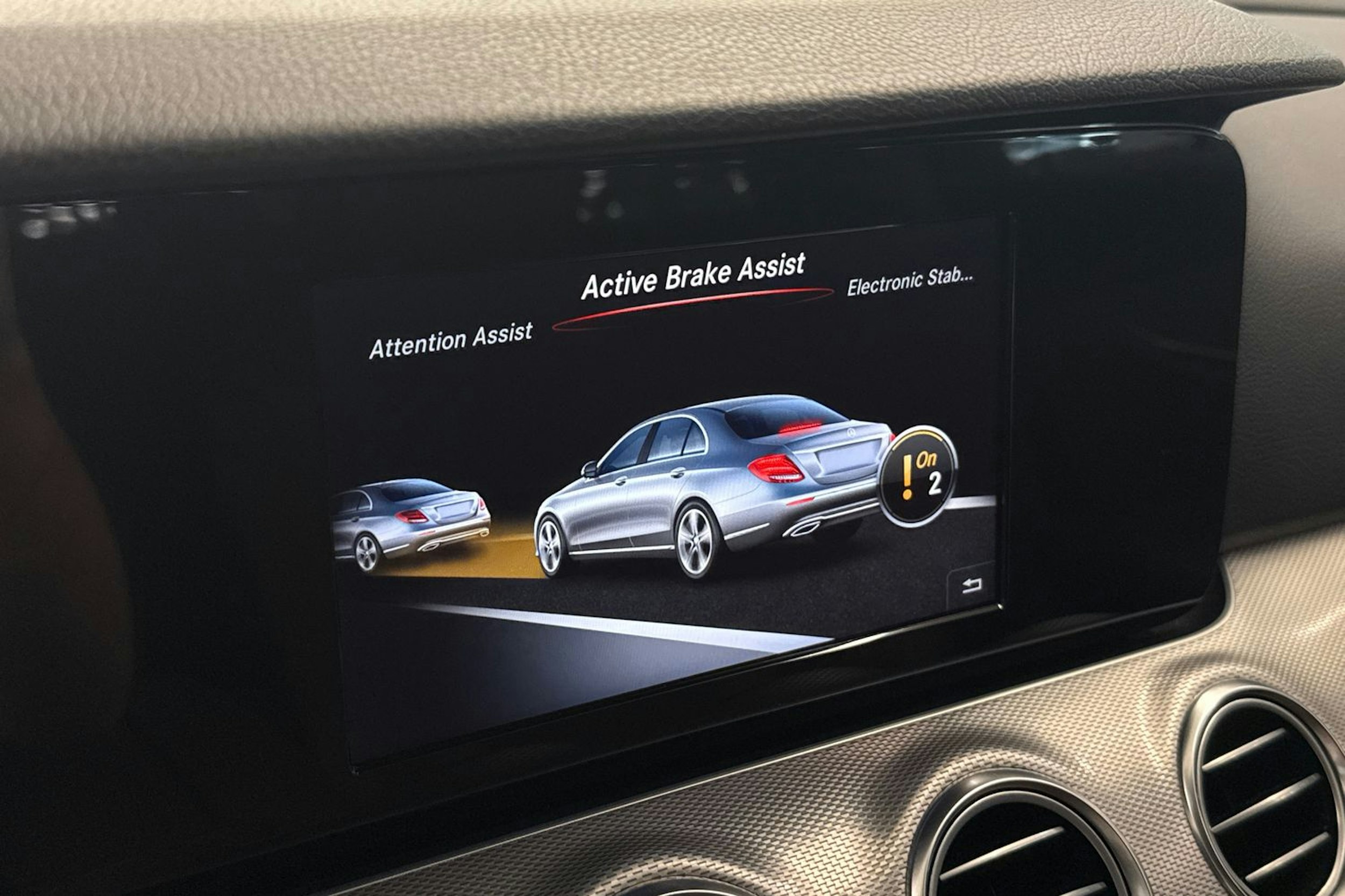 valkoinen Mercedes-Benz E 2017 kuva 21.