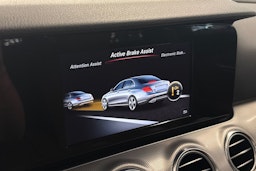 valkoinen Mercedes-Benz E 2017 kuva 21.