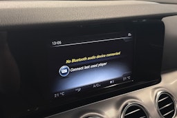 valkoinen Mercedes-Benz E 2017 kuva 22.