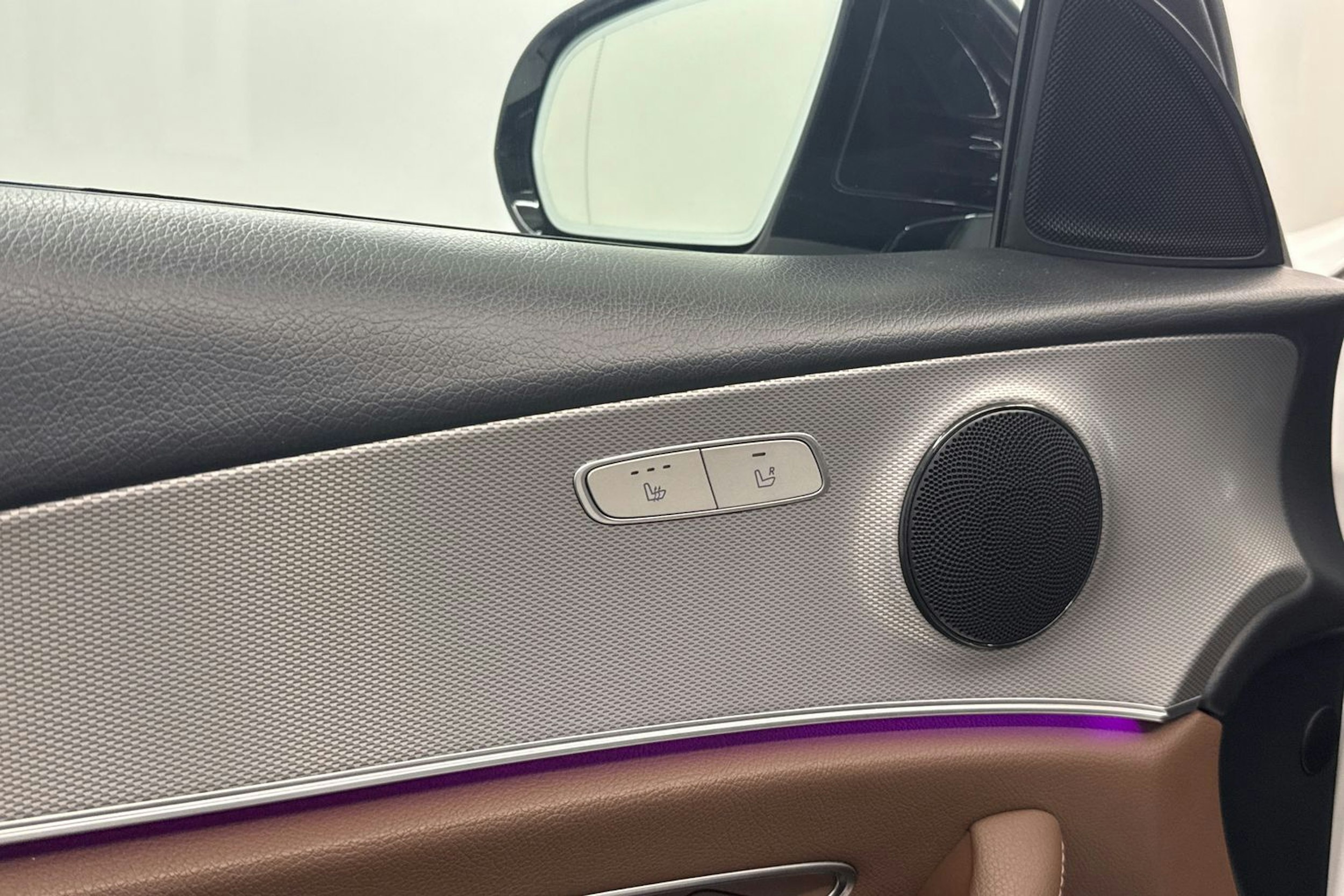 valkoinen Mercedes-Benz E 2017 kuva 26.
