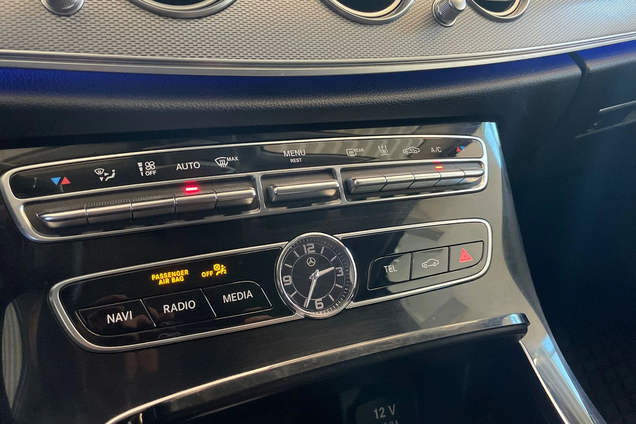 Valkoinen Mercedes-Benz E 2017 kuva 24.