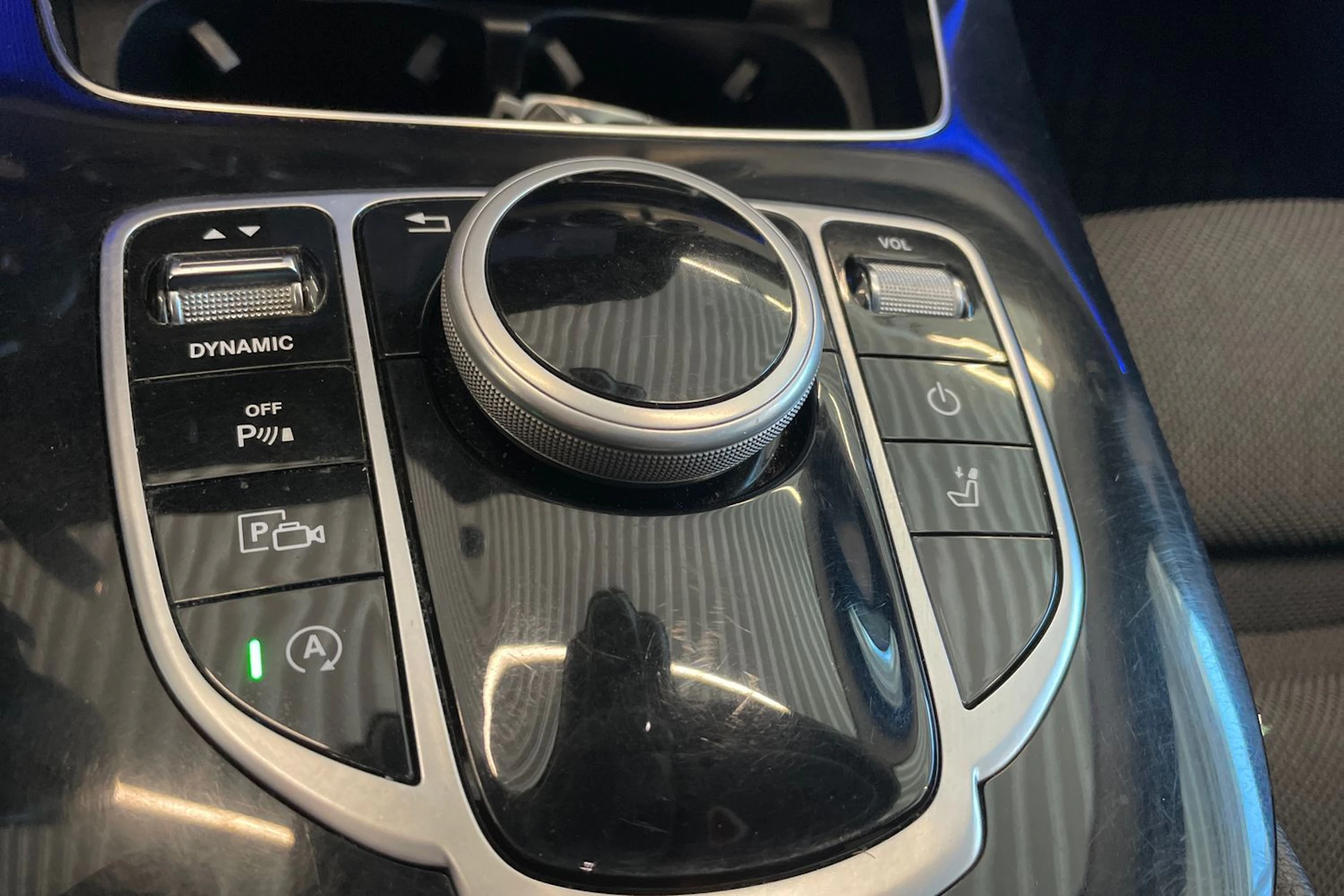 Valkoinen Mercedes-Benz E 2017 kuva 25.