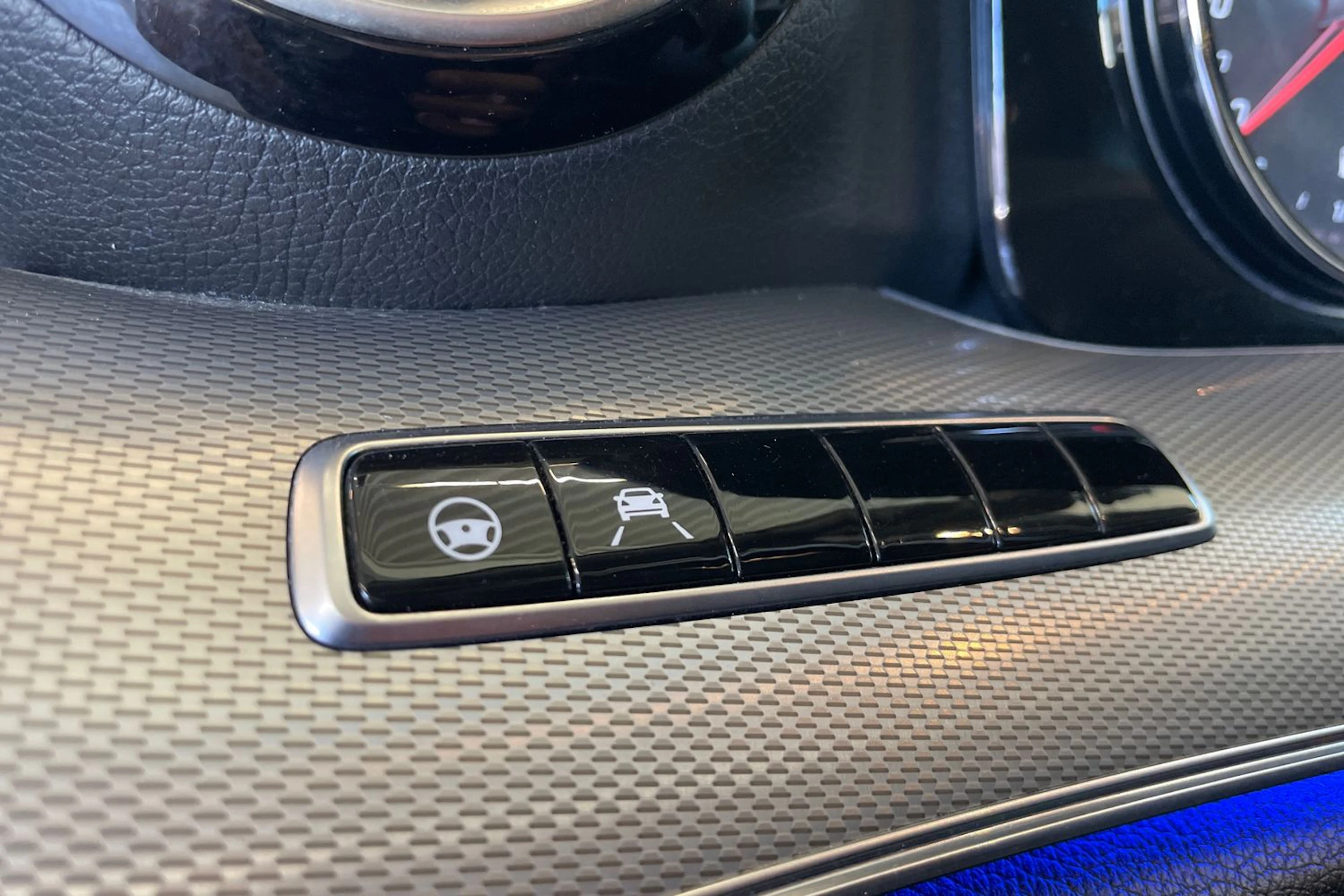 Valkoinen Mercedes-Benz E 2017 kuva 26.