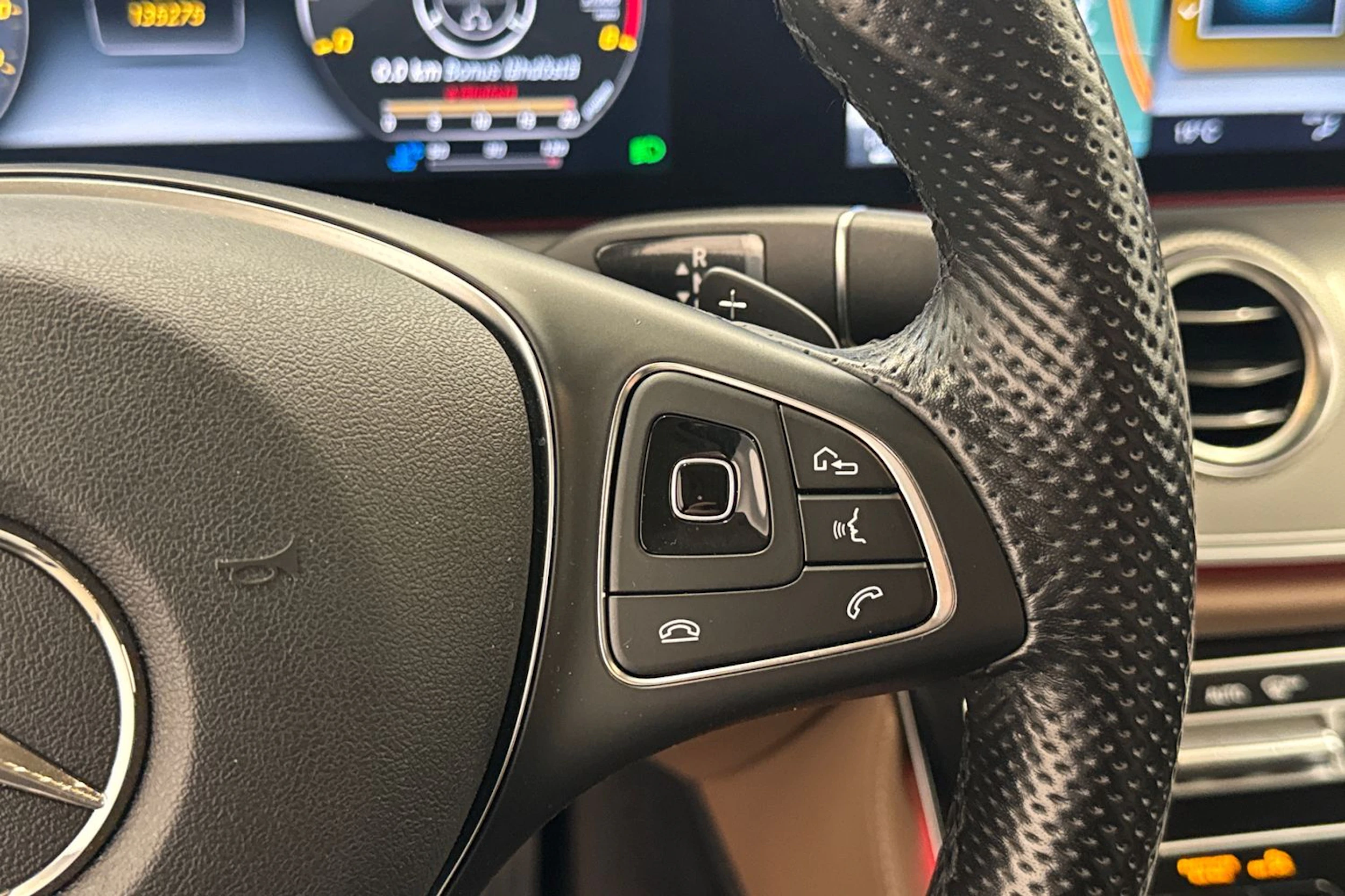 harmaa Mercedes-Benz E 2017 kuva 22.