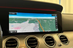 harmaa Mercedes-Benz E 2017 kuva 27.