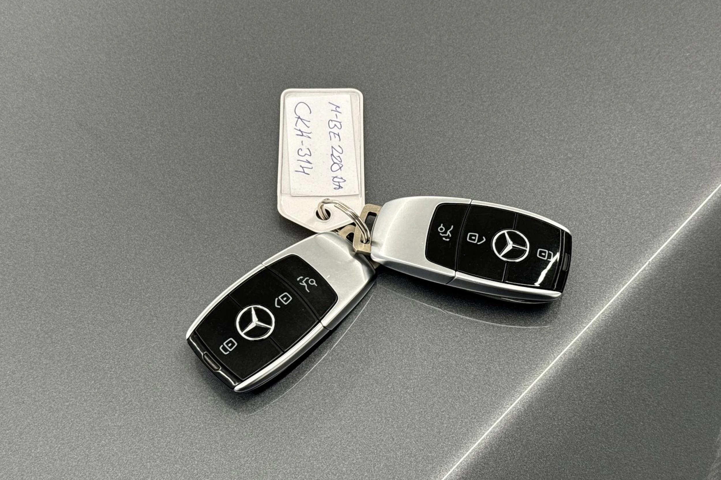 harmaa Mercedes-Benz E 2017 kuva 29.