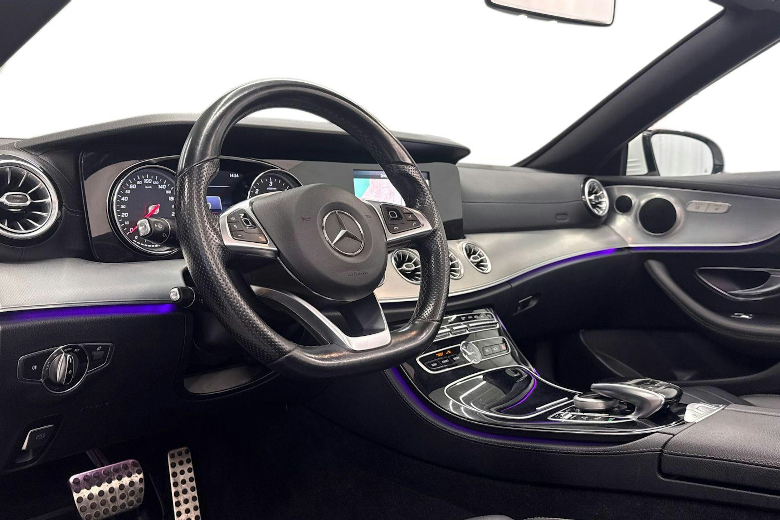 valkoinen Mercedes-Benz E 2017 kuva 7.