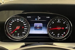 valkoinen Mercedes-Benz E 2017 kuva 18.