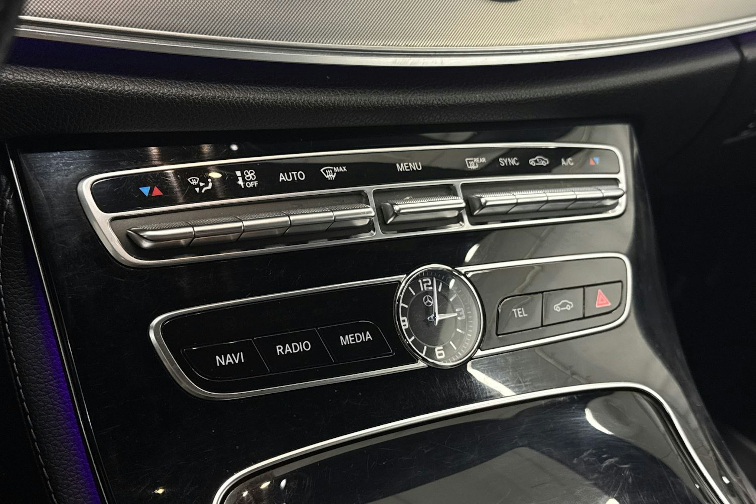 valkoinen Mercedes-Benz E 2017 kuva 24.