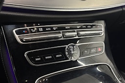 valkoinen Mercedes-Benz E 2017 kuva 24.