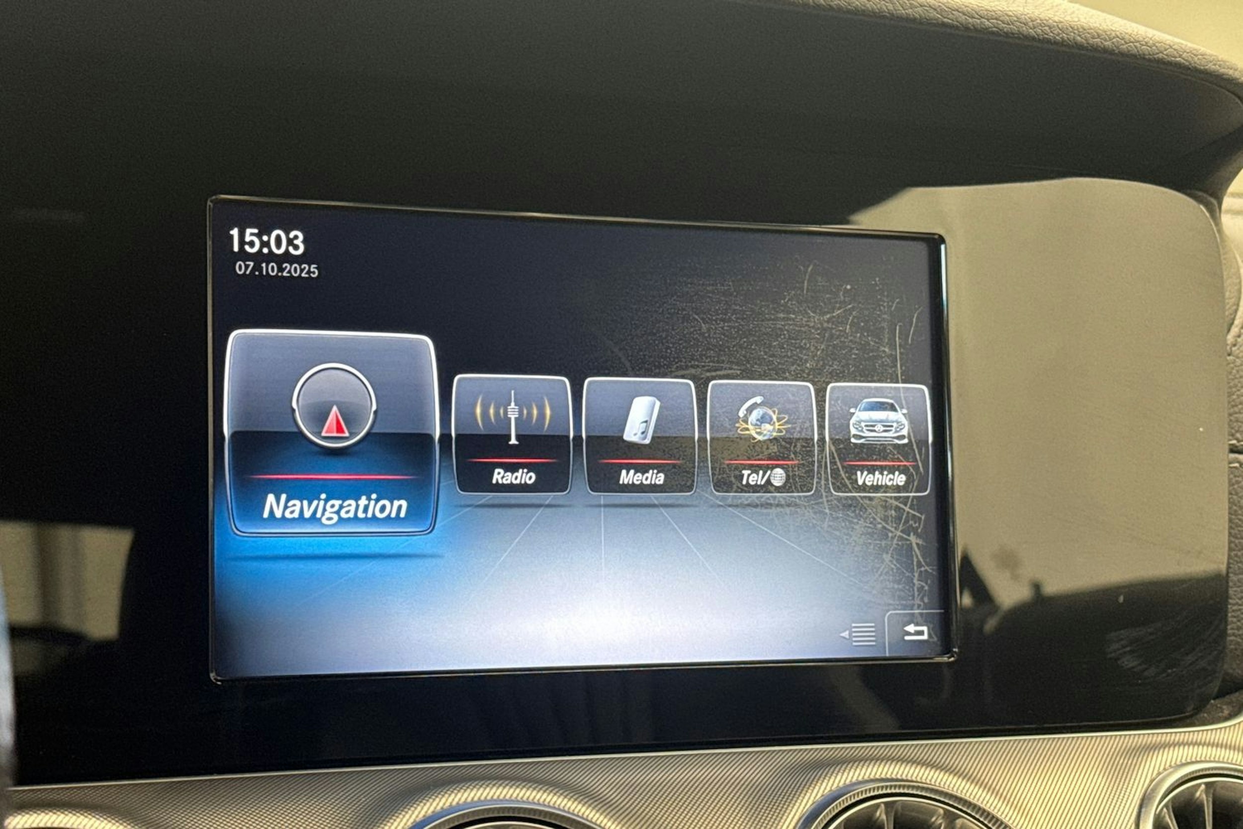 valkoinen Mercedes-Benz E 2017 kuva 25.