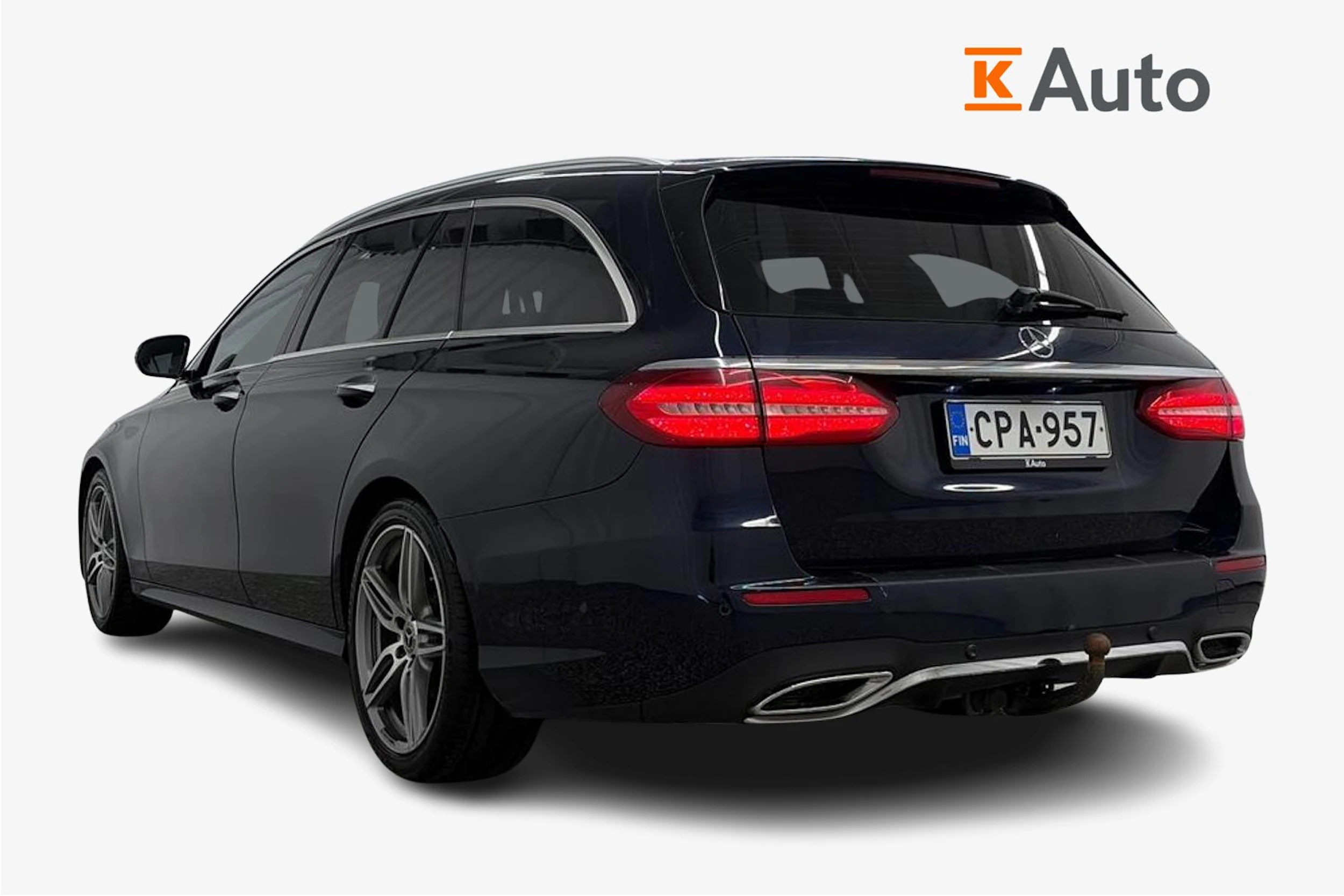 sininen Mercedes-Benz E 2017 kuva 2.