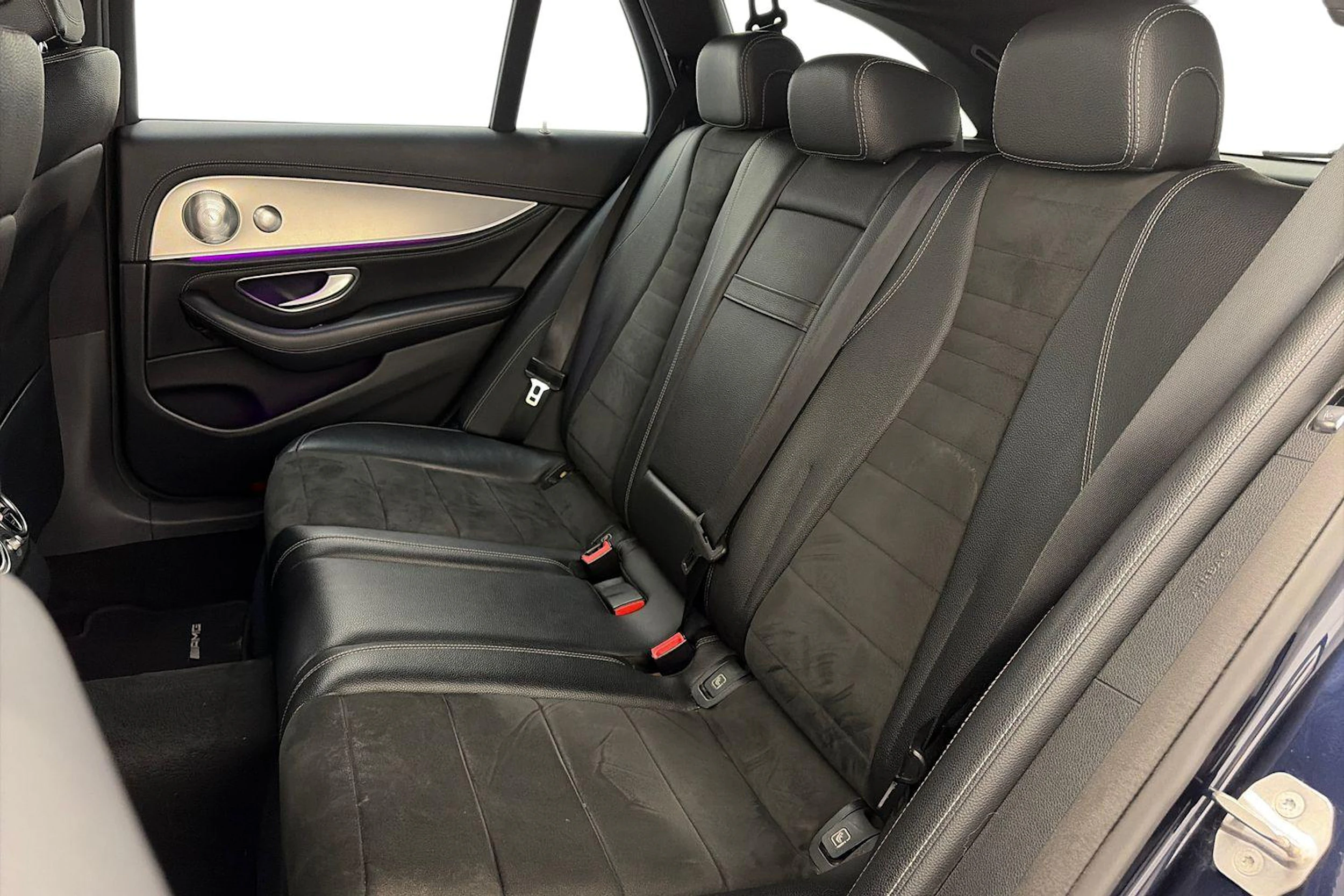 sininen Mercedes-Benz E 2017 kuva 8.