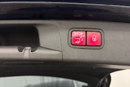 sininen Mercedes-Benz E 2017 kuva 11.