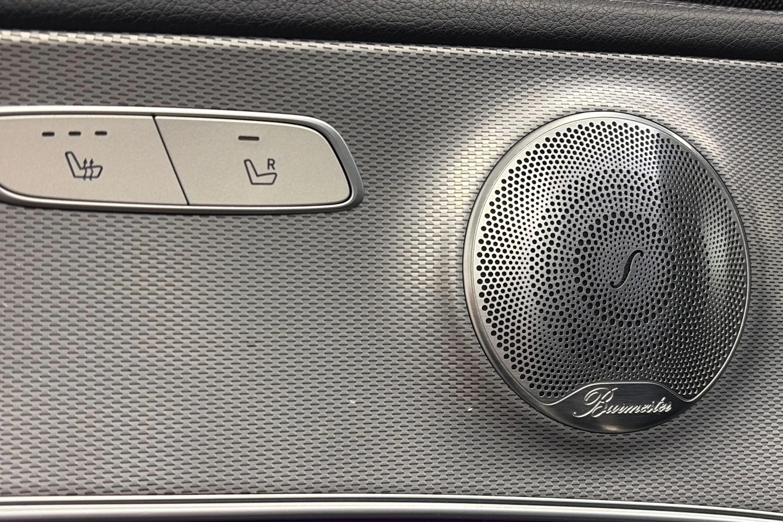 sininen Mercedes-Benz E 2017 kuva 15.