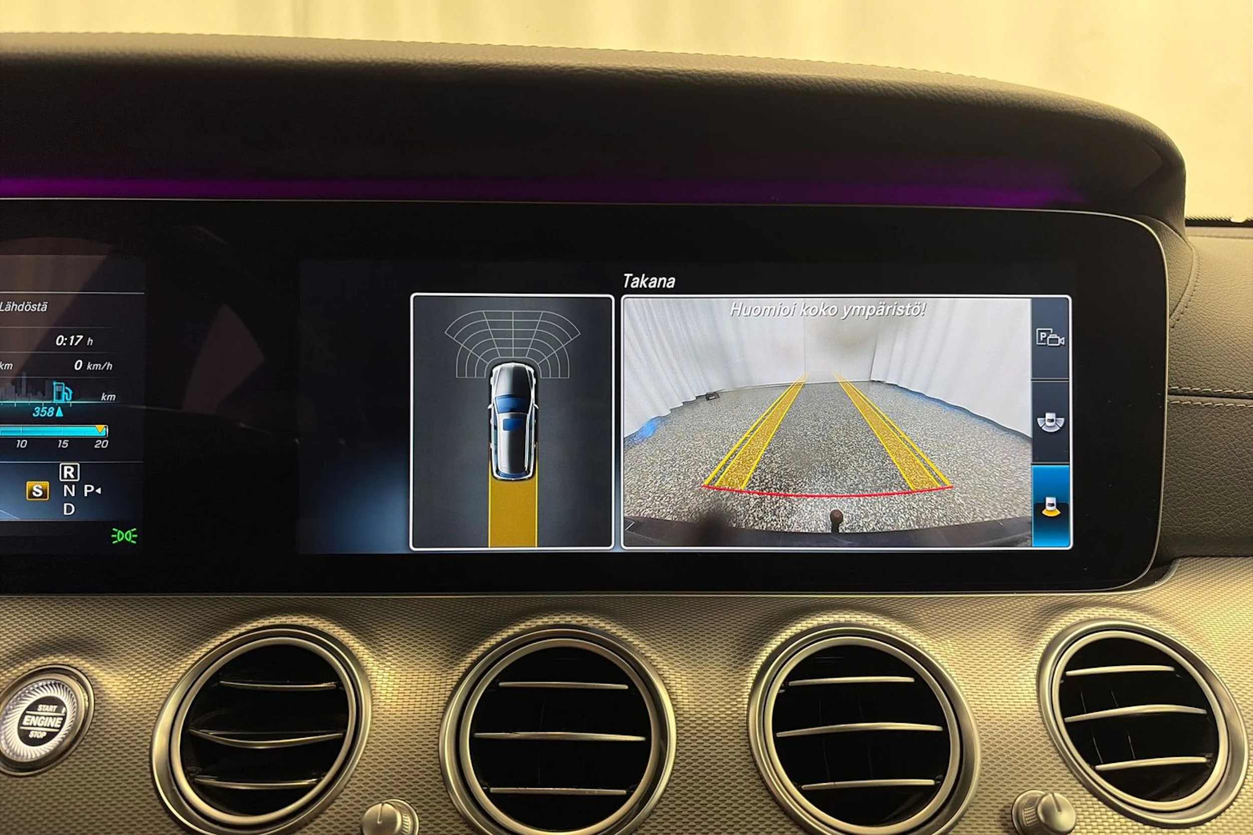 sininen Mercedes-Benz E 2017 kuva 19.