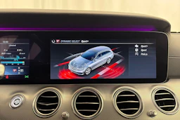 sininen Mercedes-Benz E 2017 kuva 22.