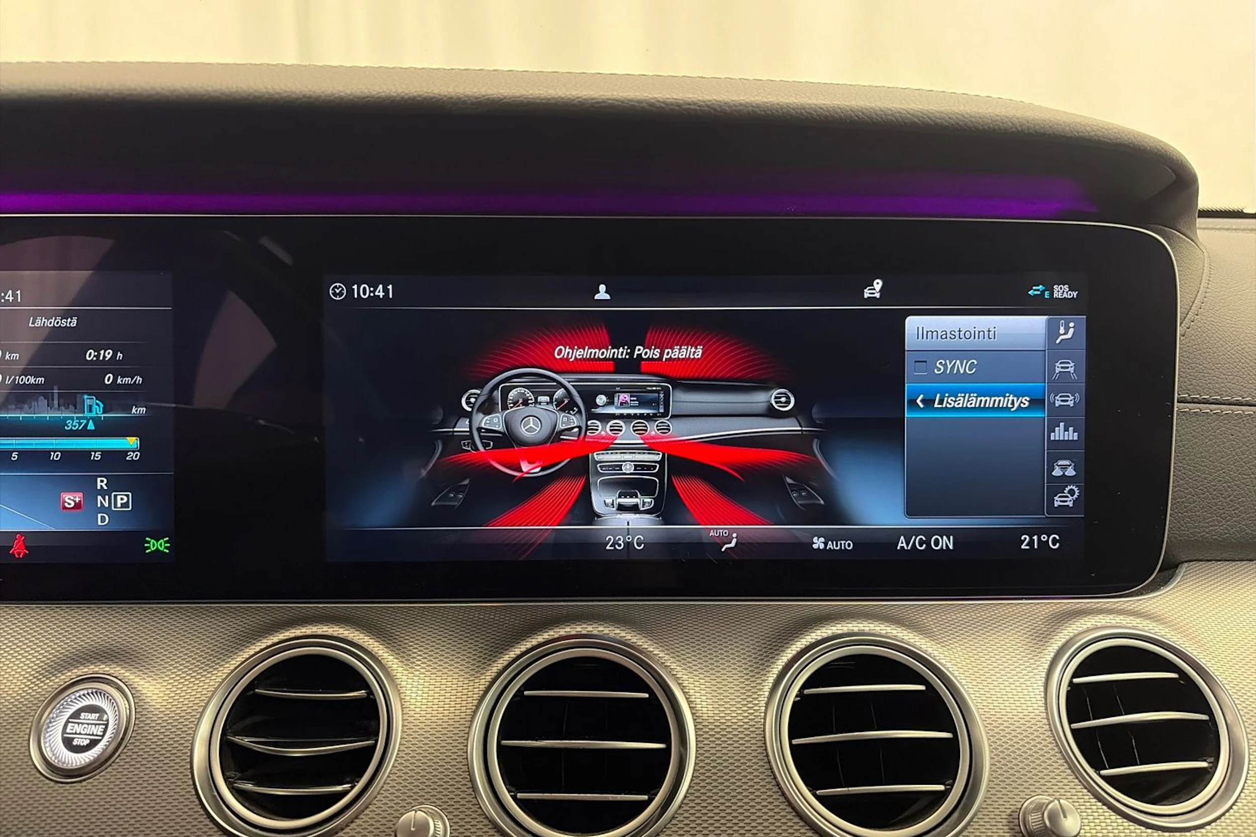 sininen Mercedes-Benz E 2017 kuva 24.