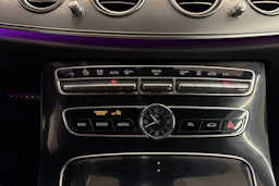 sininen Mercedes-Benz E 2017 kuva 25.