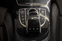 sininen Mercedes-Benz E 2017 kuva 27.