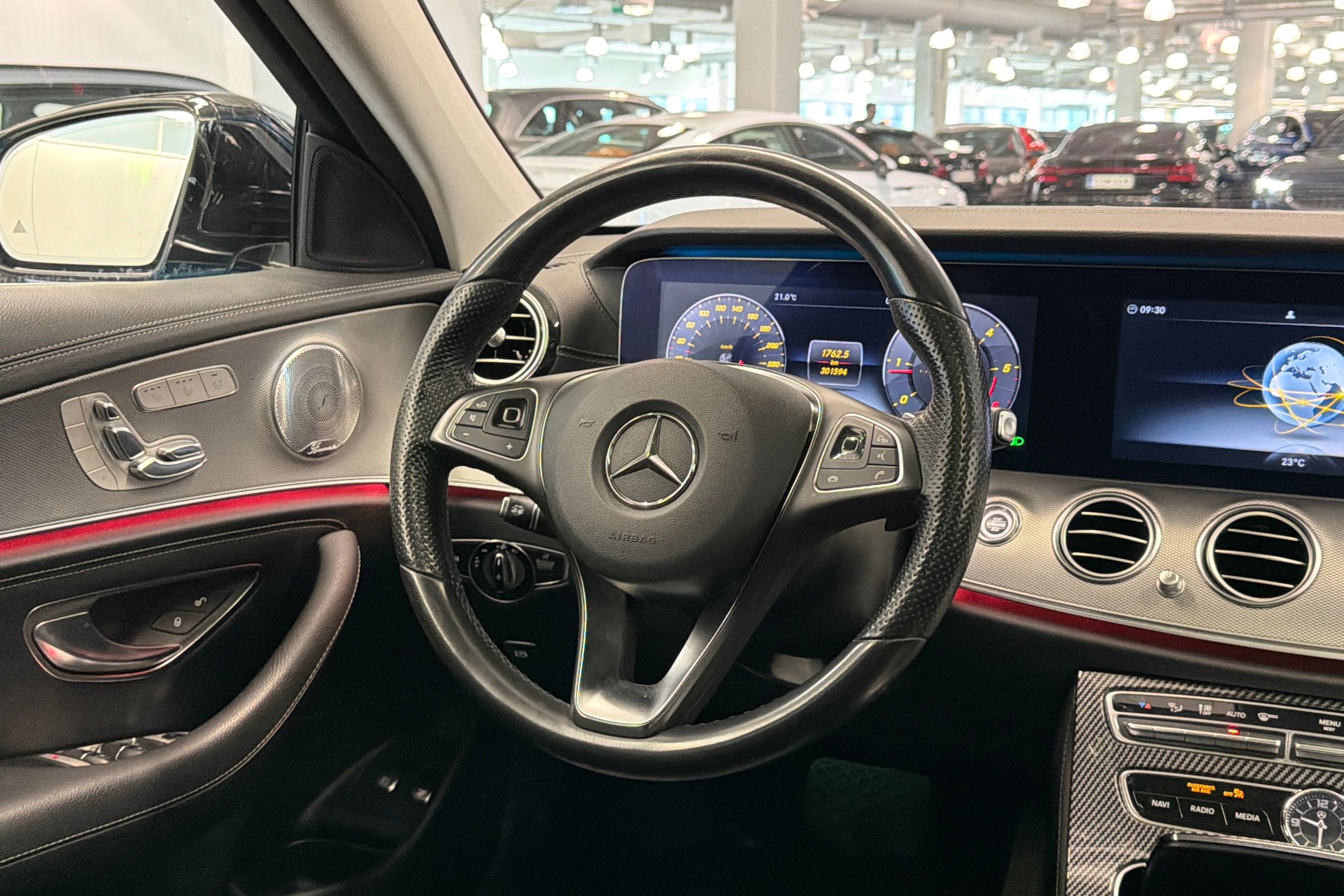 harmaa Mercedes-Benz E 2017 kuva 20.