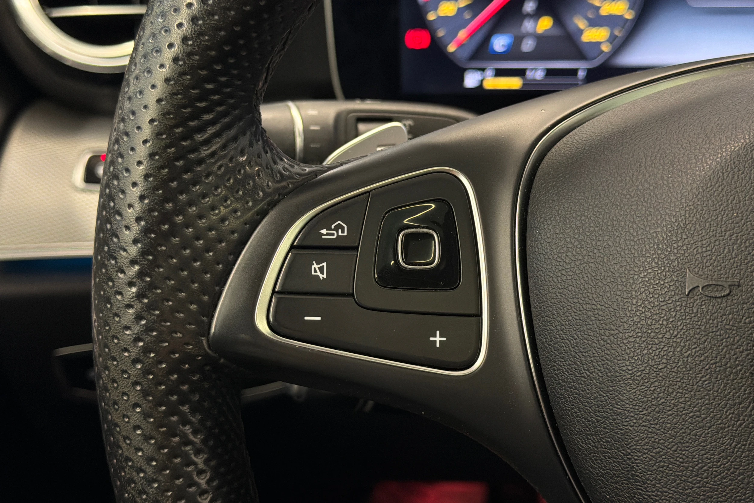 harmaa Mercedes-Benz E 2017 kuva 21.