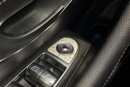 harmaa Mercedes-Benz E 2017 kuva 27.