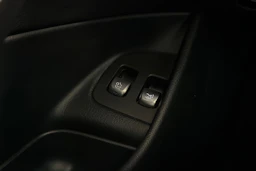 harmaa Mercedes-Benz E 2017 kuva 28.