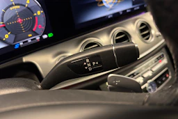 harmaa Mercedes-Benz E 2017 kuva 29.