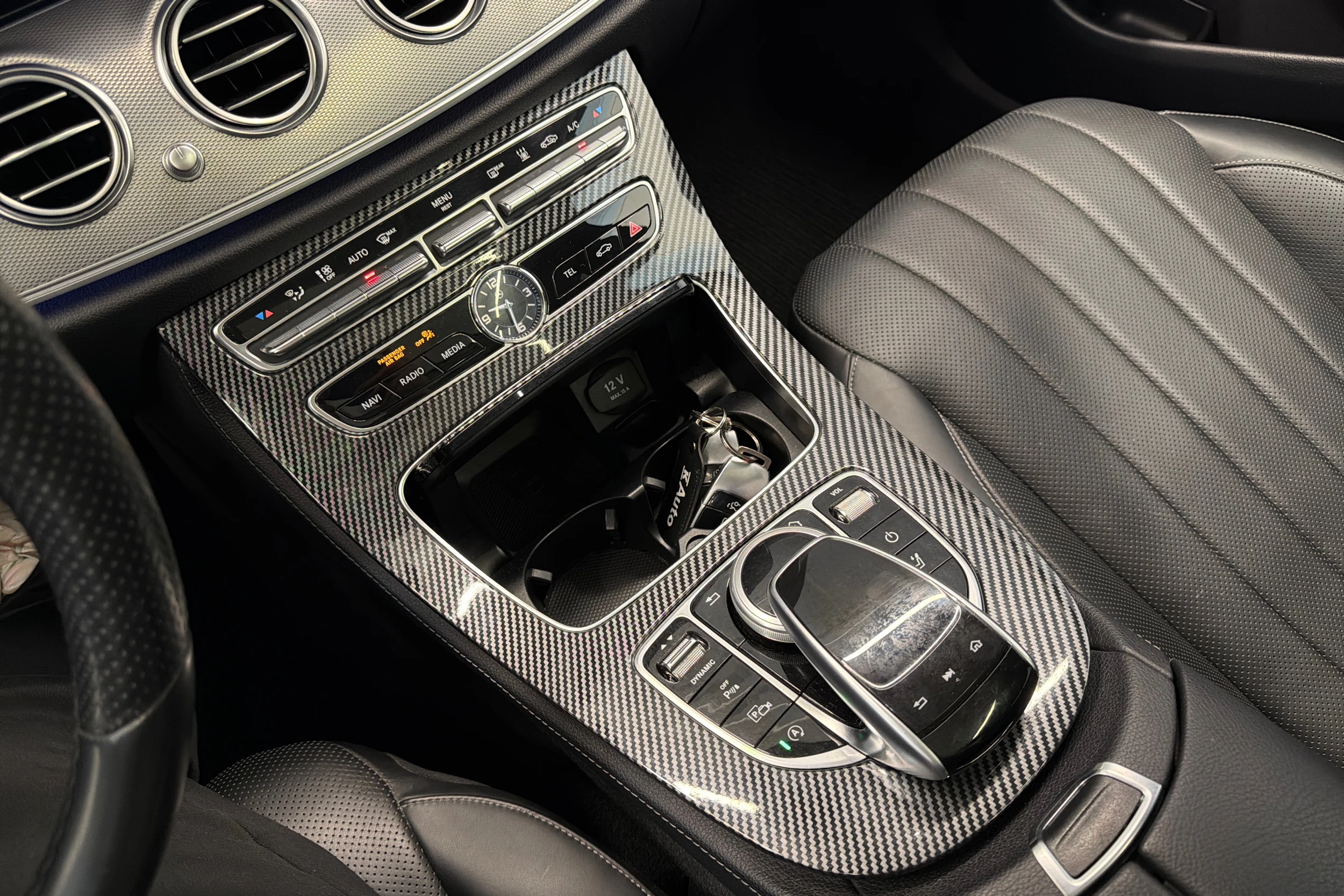 harmaa Mercedes-Benz E 2017 kuva 31.
