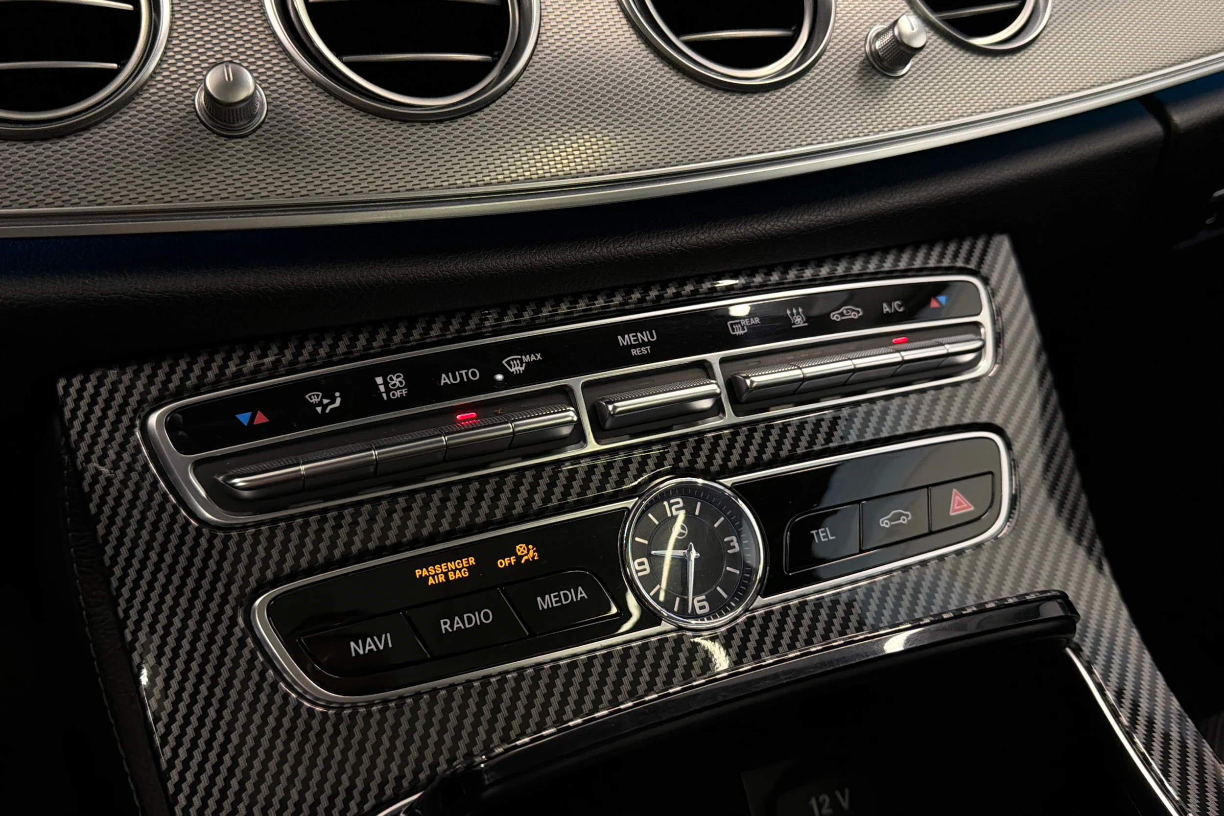 harmaa Mercedes-Benz E 2017 kuva 32.