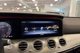 harmaa Mercedes-Benz E 2017 kuva 33.