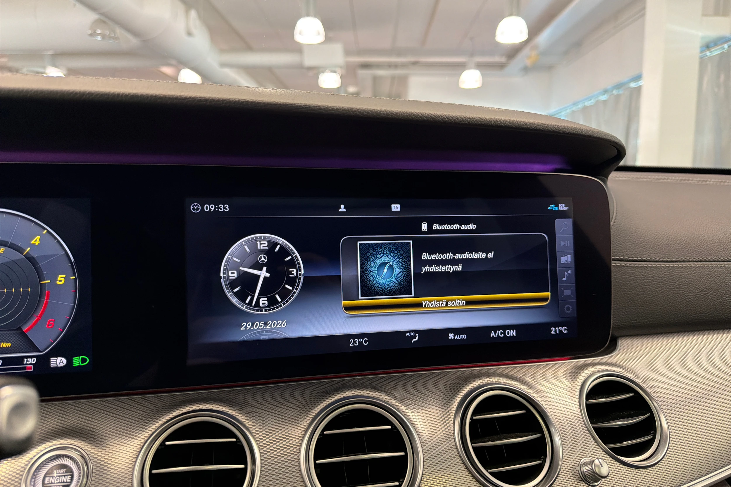 harmaa Mercedes-Benz E 2017 kuva 35.