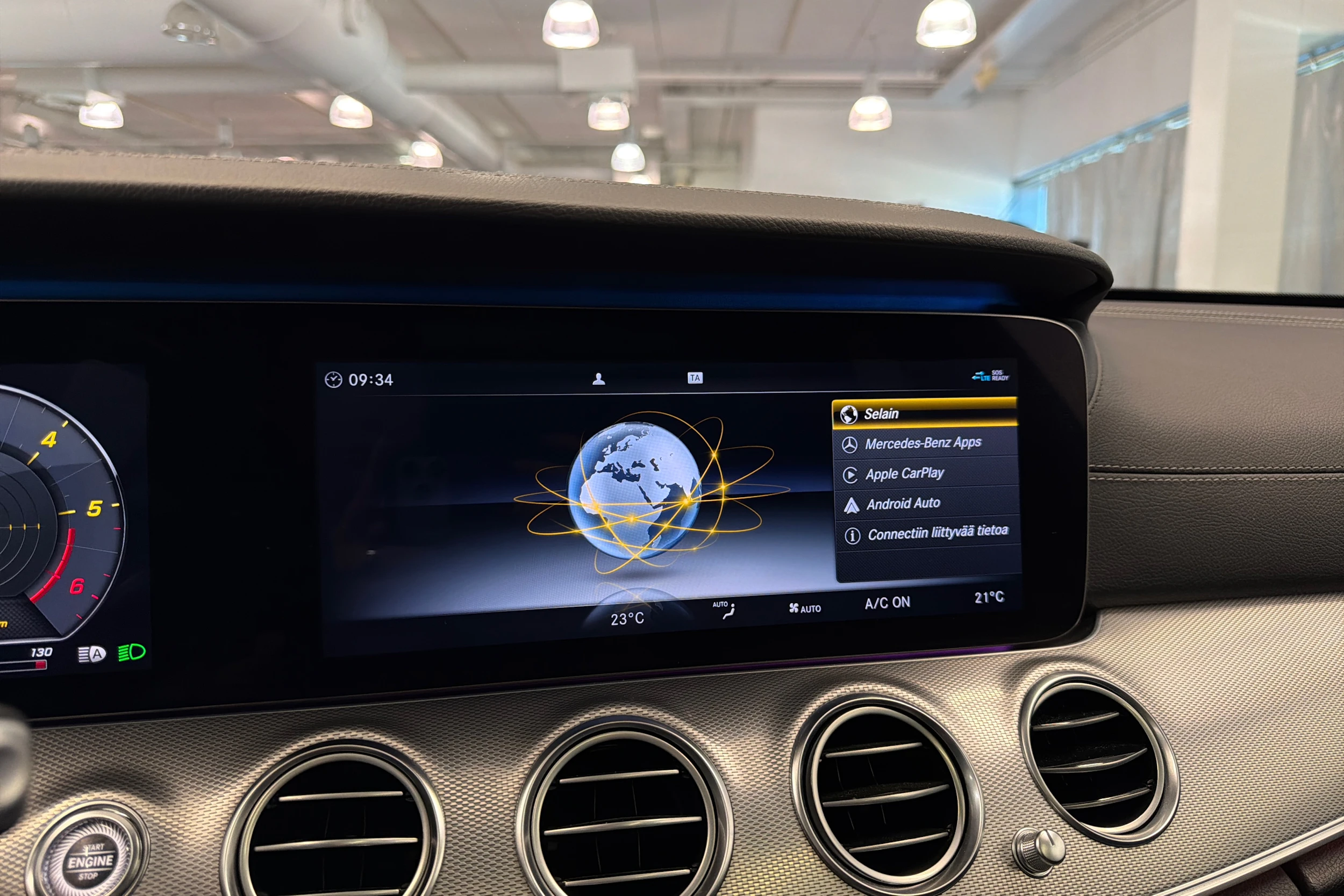 harmaa Mercedes-Benz E 2017 kuva 36.