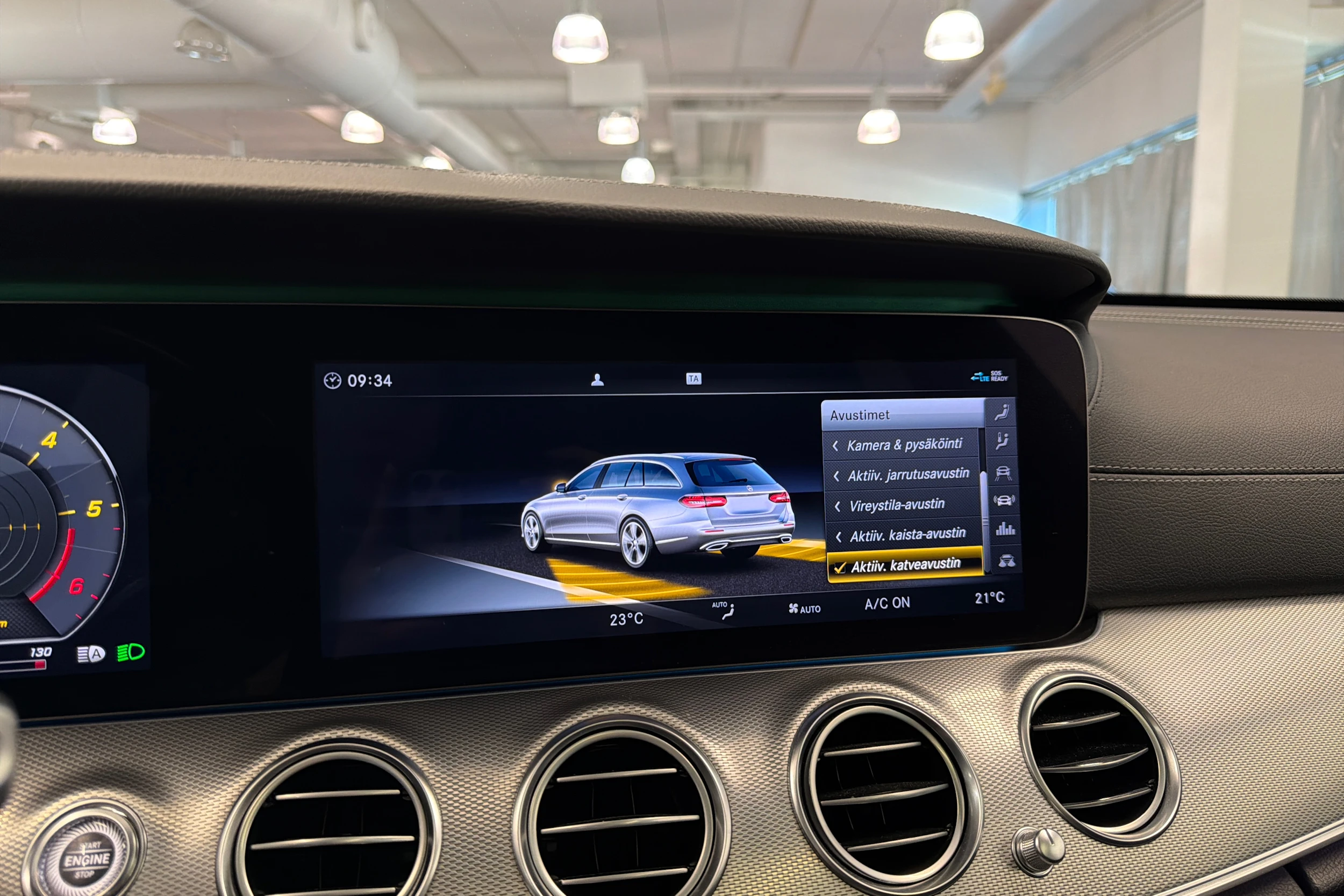 harmaa Mercedes-Benz E 2017 kuva 38.