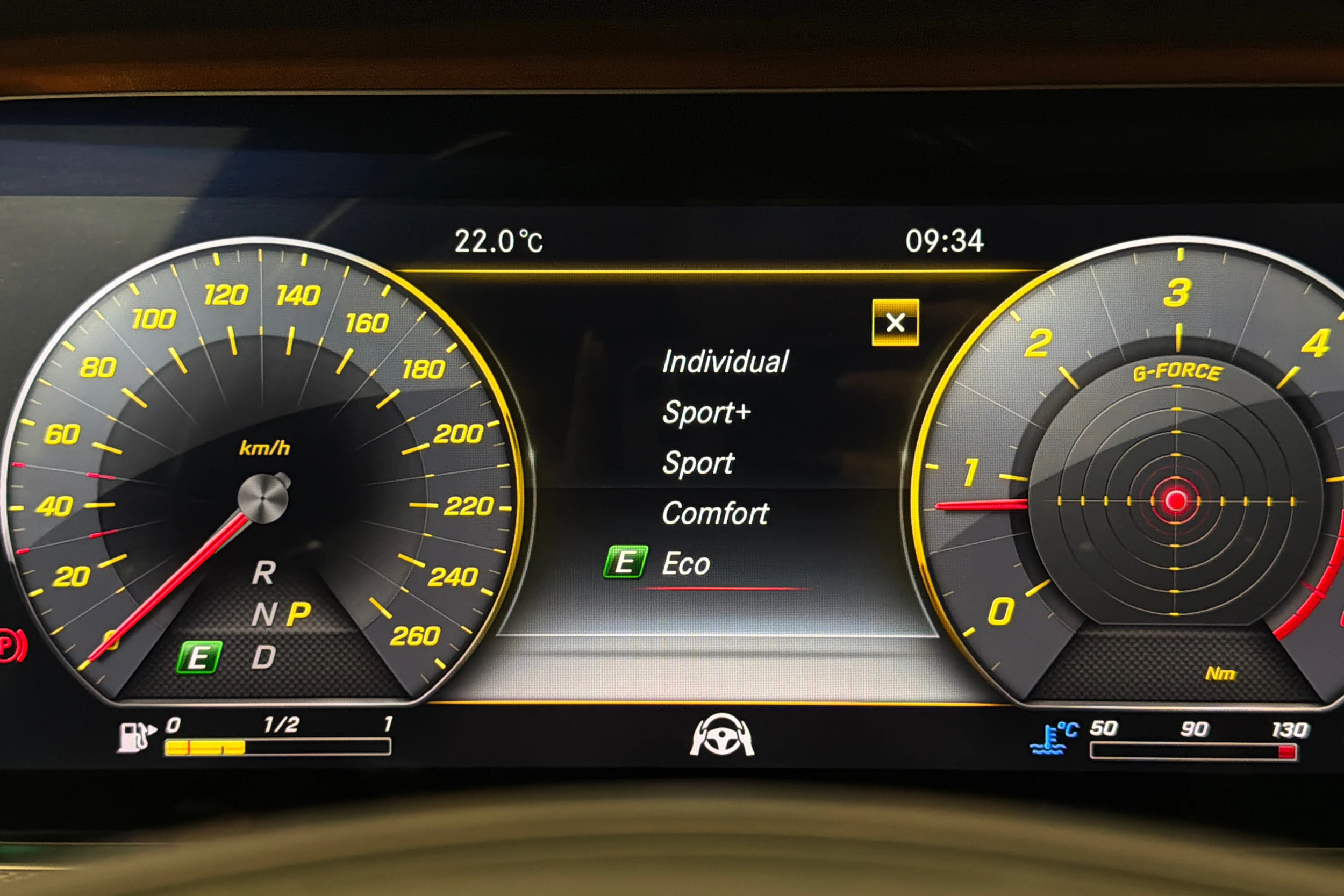harmaa Mercedes-Benz E 2017 kuva 39.