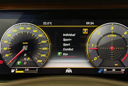 harmaa Mercedes-Benz E 2017 kuva 39.