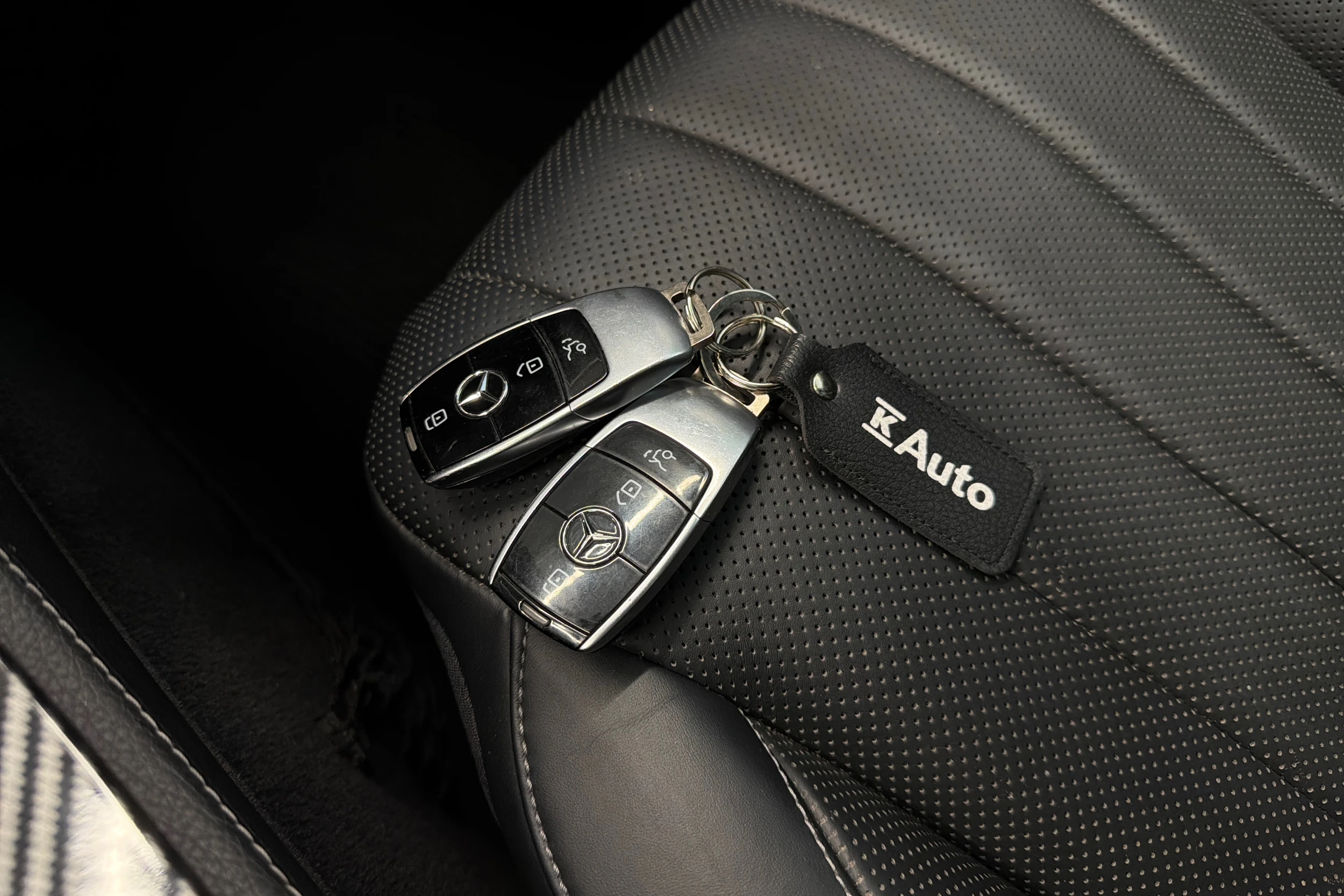 harmaa Mercedes-Benz E 2017 kuva 43.