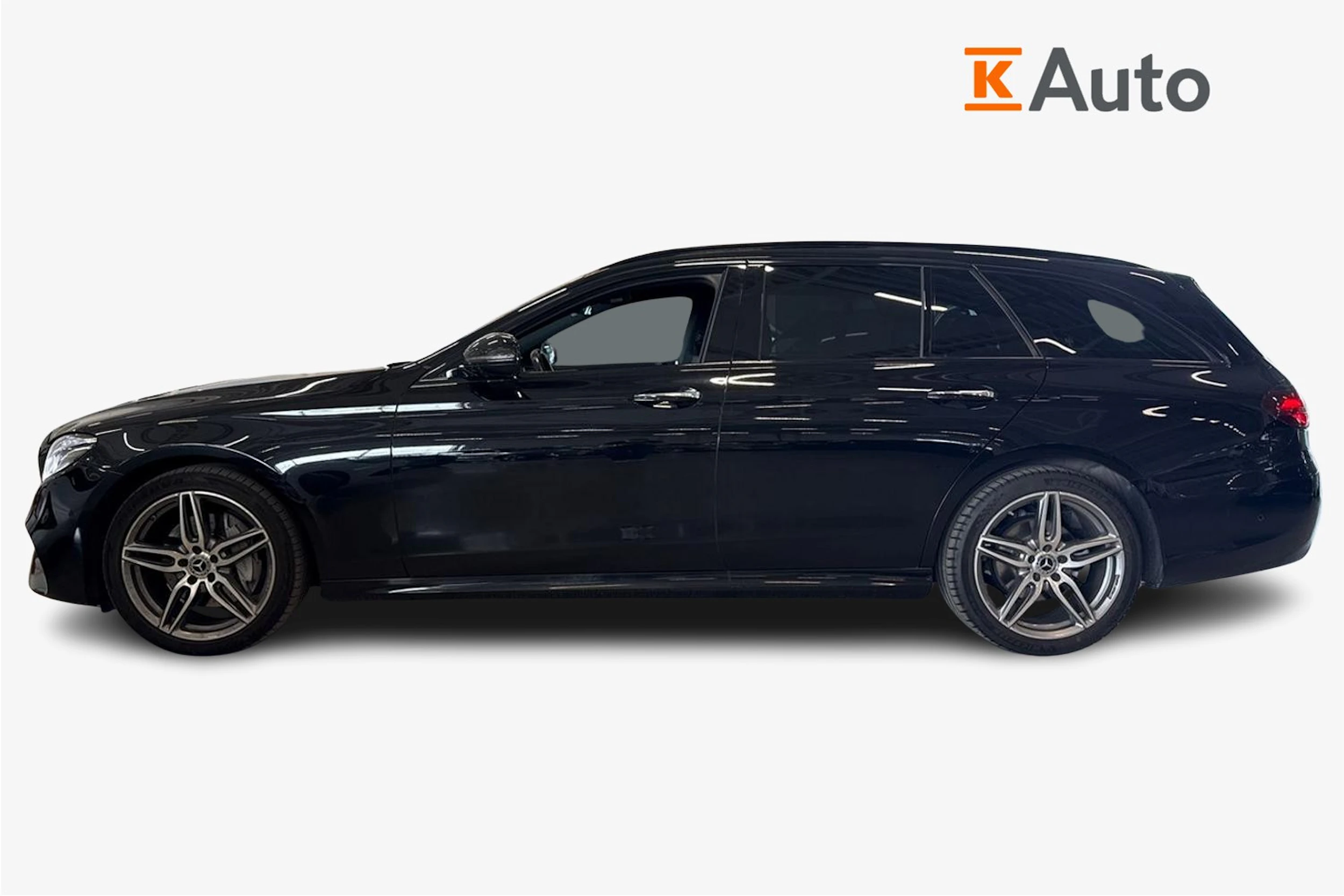 musta Mercedes-Benz E 2017 kuva 7.