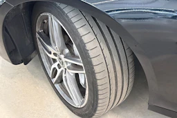 musta Mercedes-Benz E 2017 kuva 13.