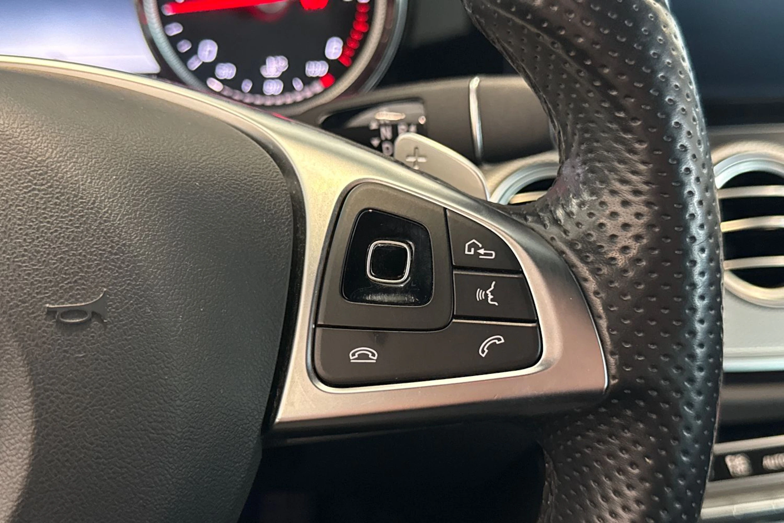 musta Mercedes-Benz E 2017 kuva 17.